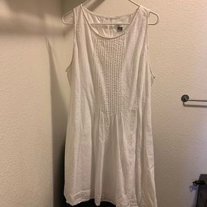 White dress (knee length) XL (old navy)